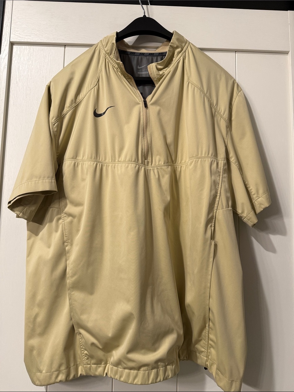 Nike Men’s Short-Sleeve Performance Pullover Jacket - Beige (light gold)
